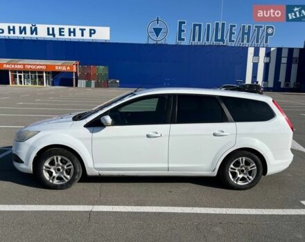 Белый Форд Фокус, объемом двигателя 1.56 л и пробегом 265 тыс. км за 5400 $, фото 5 на Automoto.ua