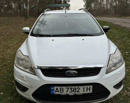 Белый Форд Фокус, объемом двигателя 1.6 л и пробегом 230 тыс. км за 5600 $, фото 2 на Automoto.ua