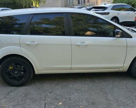 Белый Форд Фокус, объемом двигателя 1.6 л и пробегом 350 тыс. км за 6000 $, фото 6 на Automoto.ua