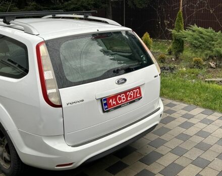 Белый Форд Фокус, объемом двигателя 1.6 л и пробегом 200 тыс. км за 1999 $, фото 5 на Automoto.ua