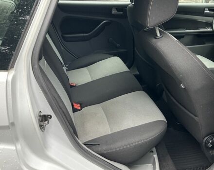 Белый Форд Фокус, объемом двигателя 1.6 л и пробегом 200 тыс. км за 1999 $, фото 12 на Automoto.ua