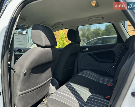 Білий Форд Фокус, об'ємом двигуна 1.56 л та пробігом 311 тис. км за 4700 $, фото 50 на Automoto.ua