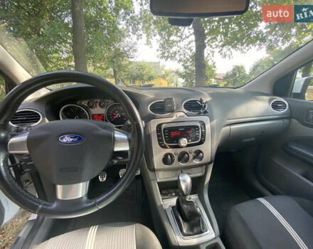 Белый Форд Фокус, объемом двигателя 1.6 л и пробегом 240 тыс. км за 6300 $, фото 4 на Automoto.ua