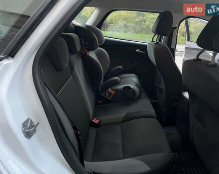 Белый Форд Фокус, объемом двигателя 1.56 л и пробегом 257 тыс. км за 5100 $, фото 53 на Automoto.ua