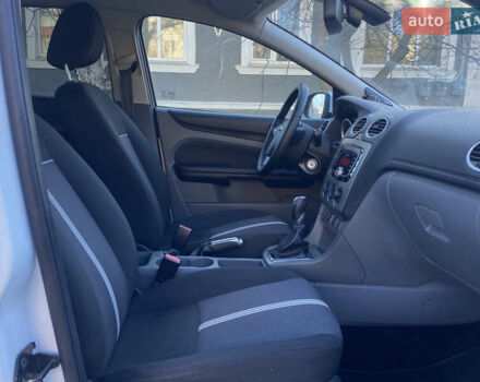 Белый Форд Фокус, объемом двигателя 1.6 л и пробегом 171 тыс. км за 6300 $, фото 9 на Automoto.ua