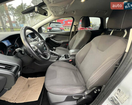 Білий Форд Фокус, об'ємом двигуна 1.6 л та пробігом 220 тис. км за 7950 $, фото 17 на Automoto.ua