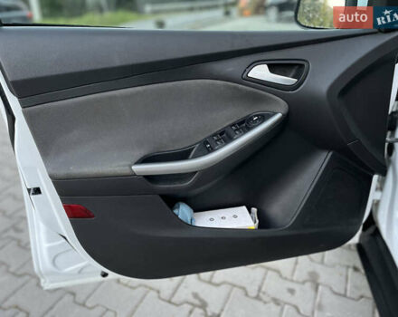 Белый Форд Фокус, объемом двигателя 1.56 л и пробегом 257 тыс. км за 5100 $, фото 35 на Automoto.ua