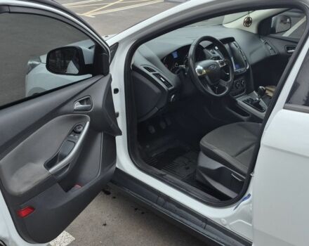 Білий Форд Фокус, об'ємом двигуна 1.6 л та пробігом 310 тис. км за 6500 $, фото 4 на Automoto.ua