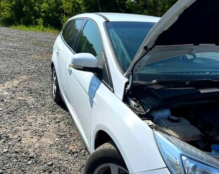 Білий Форд Фокус, об'ємом двигуна 1.6 л та пробігом 243 тис. км за 7800 $, фото 5 на Automoto.ua