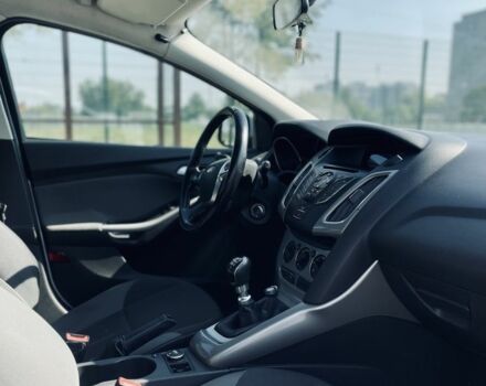 Белый Форд Фокус, объемом двигателя 1.6 л и пробегом 230 тыс. км за 5900 $, фото 5 на Automoto.ua