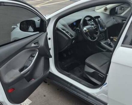 Білий Форд Фокус, об'ємом двигуна 1.6 л та пробігом 310 тис. км за 6500 $, фото 4 на Automoto.ua