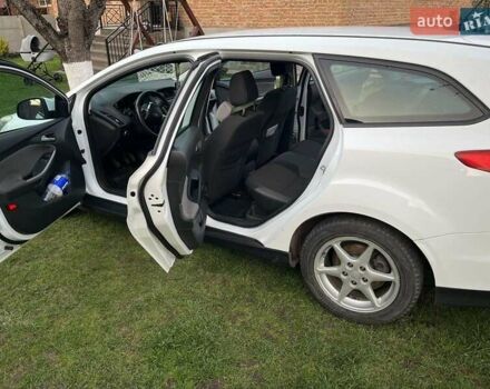 Білий Форд Фокус, об'ємом двигуна 1.56 л та пробігом 244 тис. км за 6300 $, фото 4 на Automoto.ua