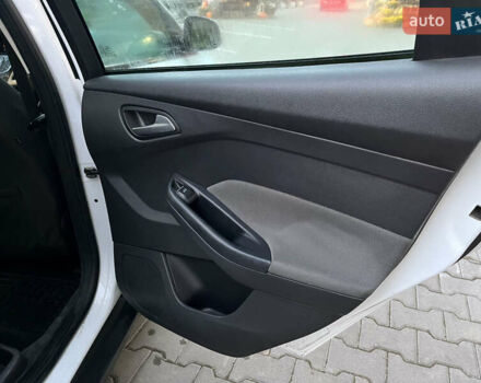 Белый Форд Фокус, объемом двигателя 1.56 л и пробегом 257 тыс. км за 5100 $, фото 46 на Automoto.ua