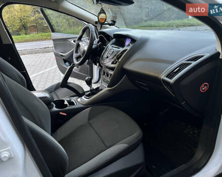 Белый Форд Фокус, объемом двигателя 1.56 л и пробегом 257 тыс. км за 5100 $, фото 44 на Automoto.ua