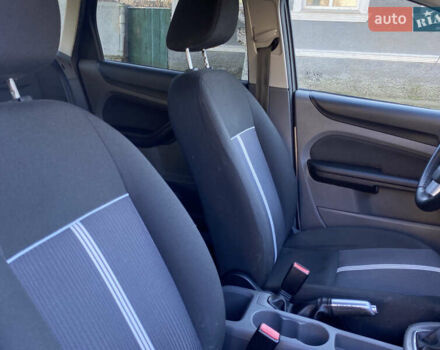 Белый Форд Фокус, объемом двигателя 1.6 л и пробегом 171 тыс. км за 6300 $, фото 10 на Automoto.ua