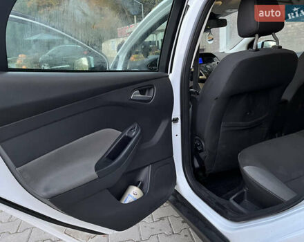 Белый Форд Фокус, объемом двигателя 1.56 л и пробегом 257 тыс. км за 5100 $, фото 50 на Automoto.ua