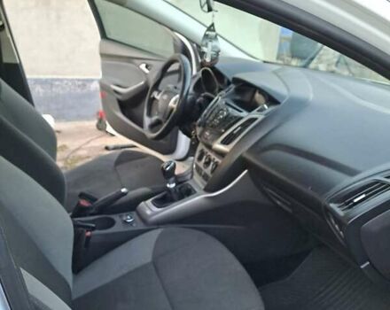 Белый Форд Фокус, объемом двигателя 1.6 л и пробегом 278 тыс. км за 7300 $, фото 2 на Automoto.ua