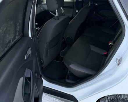 Білий Форд Фокус, об'ємом двигуна 1.56 л та пробігом 223 тис. км за 7200 $, фото 10 на Automoto.ua