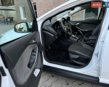 Белый Форд Фокус, объемом двигателя 1.56 л и пробегом 257 тыс. км за 5100 $, фото 34 на Automoto.ua