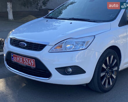 Белый Форд Фокус, объемом двигателя 1.6 л и пробегом 171 тыс. км за 6300 $, фото 3 на Automoto.ua