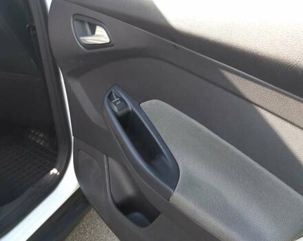 Білий Форд Фокус, об'ємом двигуна 1.59 л та пробігом 288 тис. км за 6001 $, фото 9 на Automoto.ua