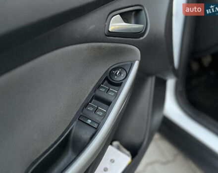 Белый Форд Фокус, объемом двигателя 1.56 л и пробегом 257 тыс. км за 5100 $, фото 36 на Automoto.ua