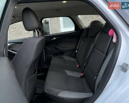 Белый Форд Фокус, объемом двигателя 1.56 л и пробегом 257 тыс. км за 5100 $, фото 54 на Automoto.ua