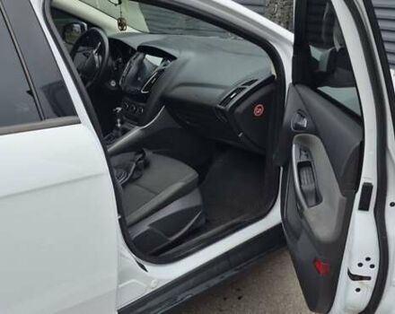 Білий Форд Фокус, об'ємом двигуна 1.6 л та пробігом 310 тис. км за 6500 $, фото 7 на Automoto.ua