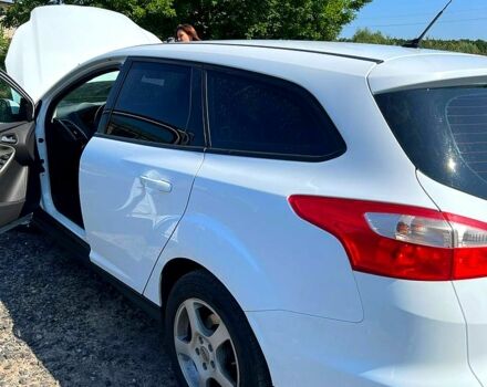 Білий Форд Фокус, об'ємом двигуна 1.6 л та пробігом 243 тис. км за 7800 $, фото 4 на Automoto.ua