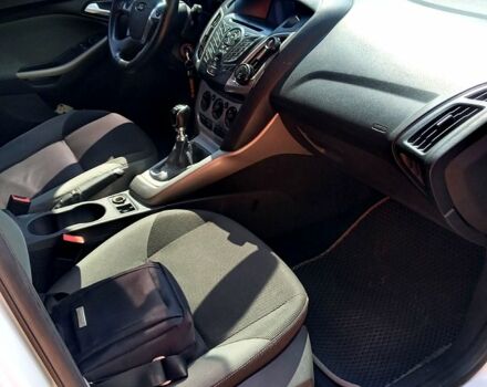 Белый Форд Фокус, объемом двигателя 1.6 л и пробегом 233 тыс. км за 7667 $, фото 10 на Automoto.ua