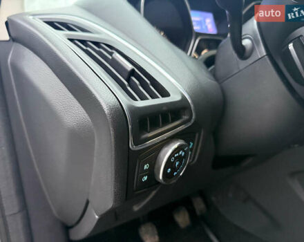 Белый Форд Фокус, объемом двигателя 1.6 л и пробегом 192 тыс. км за 7300 $, фото 17 на Automoto.ua