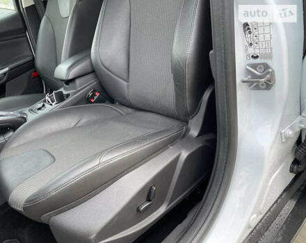 Білий Форд Фокус, об'ємом двигуна 2 л та пробігом 182 тис. км за 9800 $, фото 26 на Automoto.ua