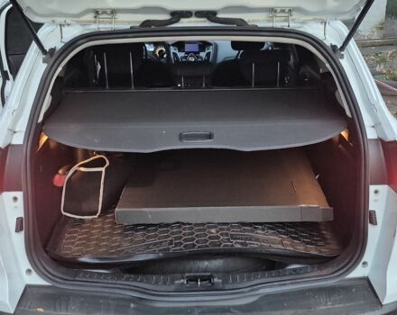 Белый Форд Фокус, объемом двигателя 1.6 л и пробегом 230 тыс. км за 6900 $, фото 7 на Automoto.ua