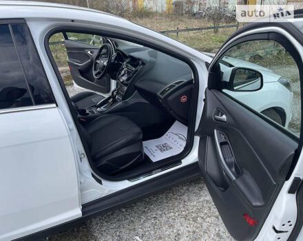 Білий Форд Фокус, об'ємом двигуна 2 л та пробігом 182 тис. км за 9800 $, фото 21 на Automoto.ua