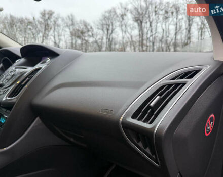 Белый Форд Фокус, объемом двигателя 1.6 л и пробегом 192 тыс. км за 7300 $, фото 27 на Automoto.ua