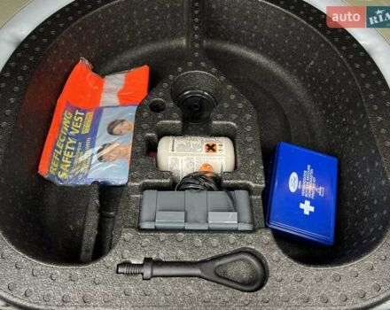 Білий Форд Фокус, об'ємом двигуна 1.6 л та пробігом 211 тис. км за 8750 $, фото 139 на Automoto.ua