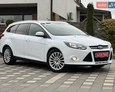 Білий Форд Фокус, об'ємом двигуна 1.6 л та пробігом 211 тис. км за 8750 $, фото 4 на Automoto.ua