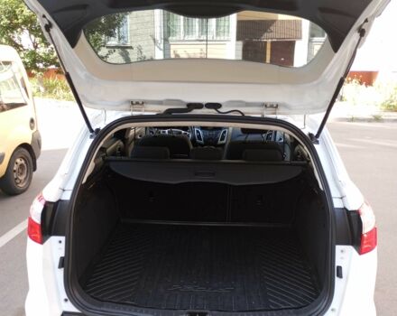 Белый Форд Фокус, объемом двигателя 1.6 л и пробегом 283 тыс. км за 8000 $, фото 2 на Automoto.ua