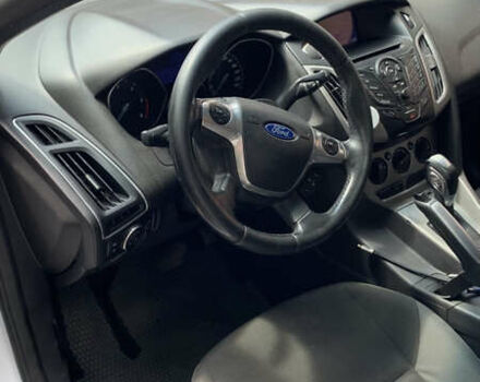 Белый Форд Фокус, объемом двигателя 2 л и пробегом 227 тыс. км за 7500 $, фото 7 на Automoto.ua