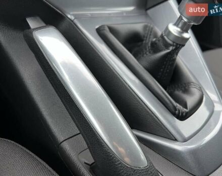Білий Форд Фокус, об'ємом двигуна 1.6 л та пробігом 211 тис. км за 8750 $, фото 119 на Automoto.ua
