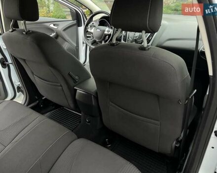 Білий Форд Фокус, об'ємом двигуна 1.6 л та пробігом 211 тис. км за 8750 $, фото 87 на Automoto.ua