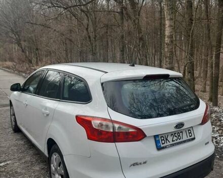Белый Форд Фокус, объемом двигателя 1.6 л и пробегом 293 тыс. км за 8100 $, фото 3 на Automoto.ua