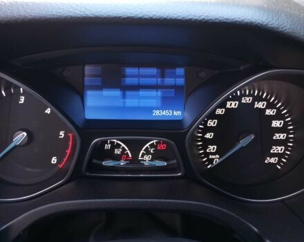 Белый Форд Фокус, объемом двигателя 1.6 л и пробегом 283 тыс. км за 8000 $, фото 7 на Automoto.ua