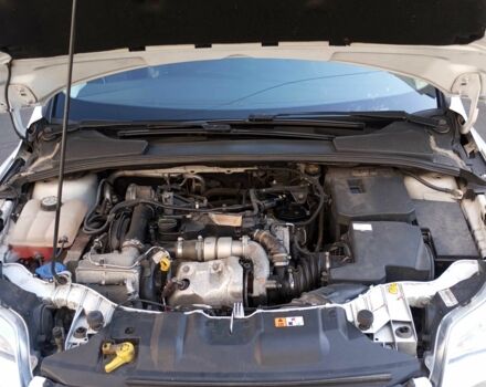 Белый Форд Фокус, объемом двигателя 1.6 л и пробегом 283 тыс. км за 8000 $, фото 5 на Automoto.ua