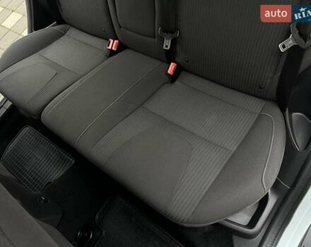 Білий Форд Фокус, об'ємом двигуна 1.6 л та пробігом 211 тис. км за 8750 $, фото 82 на Automoto.ua