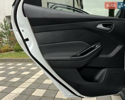 Білий Форд Фокус, об'ємом двигуна 1.6 л та пробігом 211 тис. км за 8750 $, фото 78 на Automoto.ua