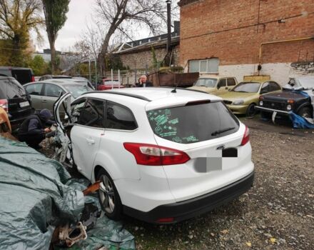 Белый Форд Фокус, объемом двигателя 1.6 л и пробегом 240 тыс. км за 2100 $, фото 2 на Automoto.ua