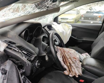 Белый Форд Фокус, объемом двигателя 1.6 л и пробегом 240 тыс. км за 2100 $, фото 4 на Automoto.ua