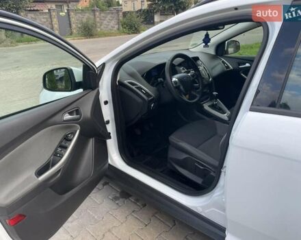 Білий Форд Фокус, об'ємом двигуна 1.56 л та пробігом 220 тис. км за 8499 $, фото 5 на Automoto.ua