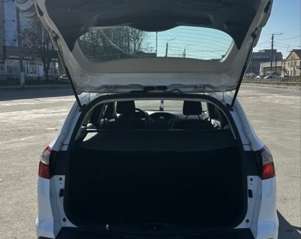 Белый Форд Фокус, объемом двигателя 1.6 л и пробегом 230 тыс. км за 6900 $, фото 12 на Automoto.ua